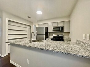 Building Photo - 1112 Hazelton St