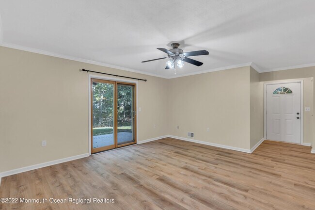 Foto del edificio - 134 Whispering Oaks Way