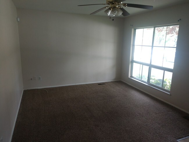 Building Photo - 607 Ridgewood Ct