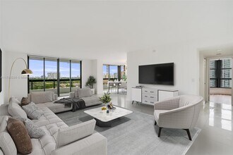 Building Photo - 3500 Mystic Pointe Dr