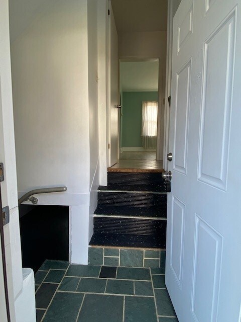Building Photo - 1088 Pickford Ave