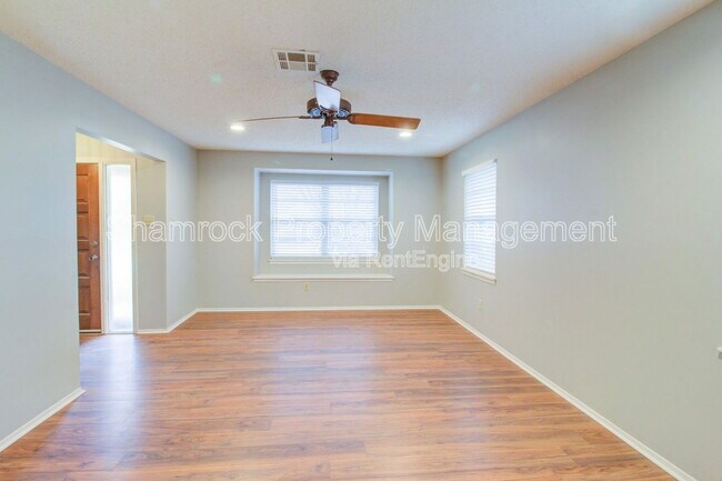 Foto del edificio - 5930 Caldwell Dr