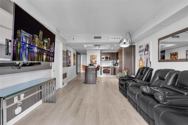 Foto del edificio - 45 SW 9th St