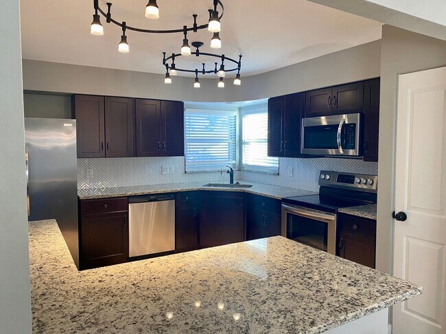 Foto del edificio - 2 Bedroom Single Family Home in Denver