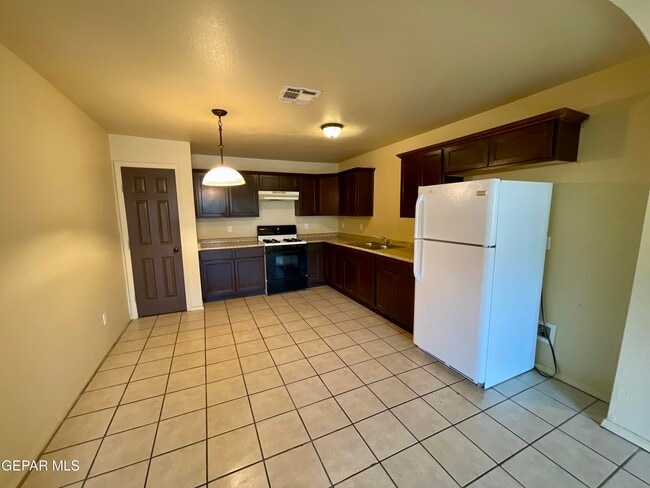 Foto del edificio - 5724 Ybarra Ct