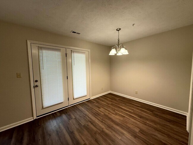 Foto del edificio - 301 Warton Ln