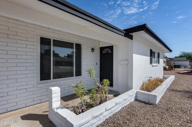 Building Photo - 8544 E Osborn Rd