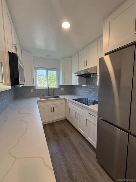 Building Photo - 7934 Camino Huerta