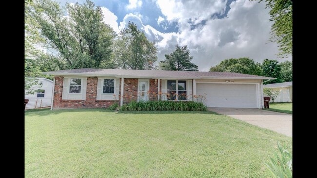 Building Photo - 30 Green Hill Ln