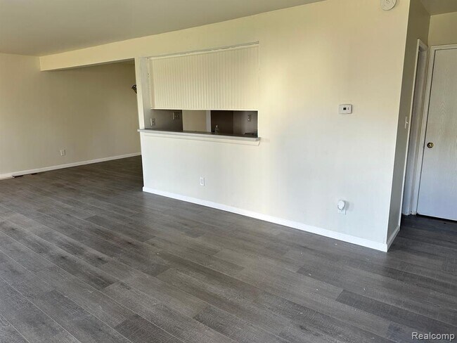 Building Photo - 35522 Townley Dr