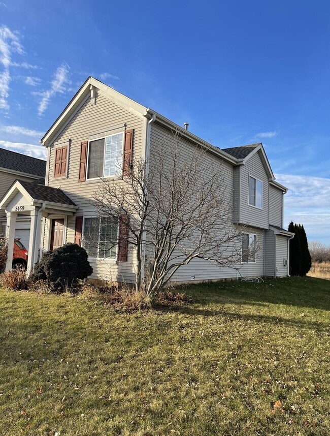 Building Photo - 2459 Roxbury Ln