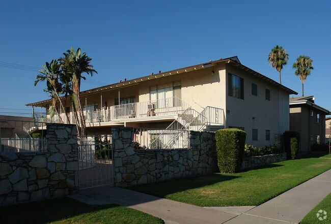 Building Photo - Casa Grande