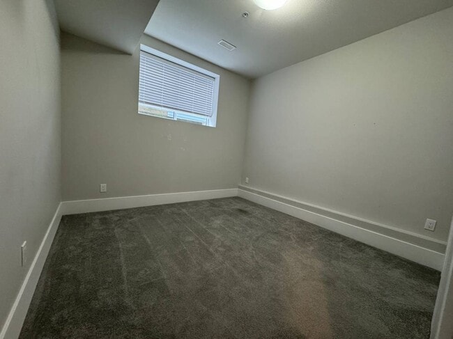Building Photo - 24735 101B Av