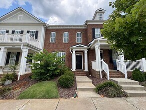 Building Photo - 113 Bienville St