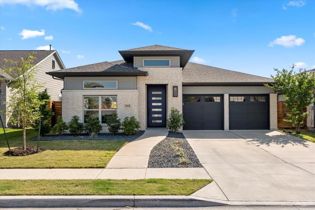 Foto principal - 7905 Catbird Ln