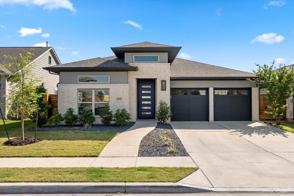 Primary Photo - 7905 Catbird Ln