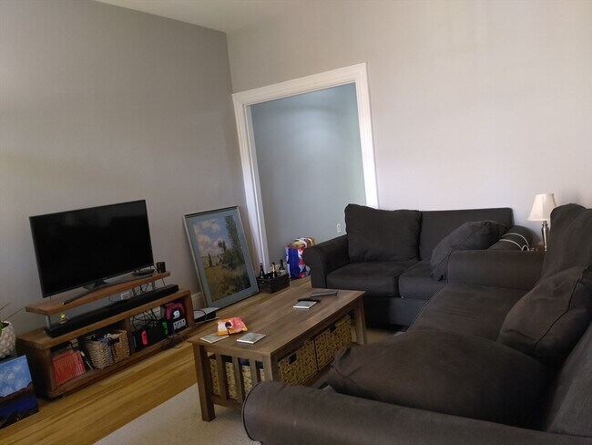 Building Photo - 25 Mt Hood Rd