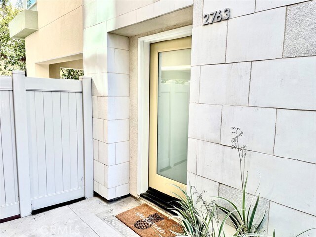 Building Photo - 2763 Doheny Way