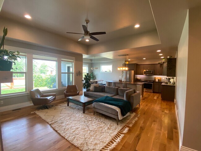 Foto del edificio - 3319 S 26th Ave