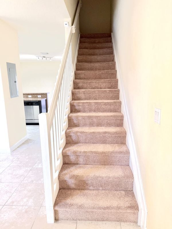 Building Photo - 3219 SE 5th Ct