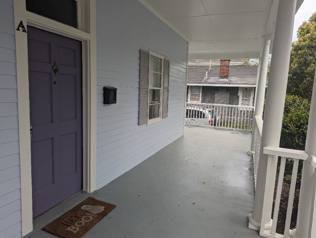 Building Photo - 214 E 40th St