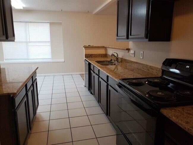 Foto del edificio - 1326 Blue Diamond Dr