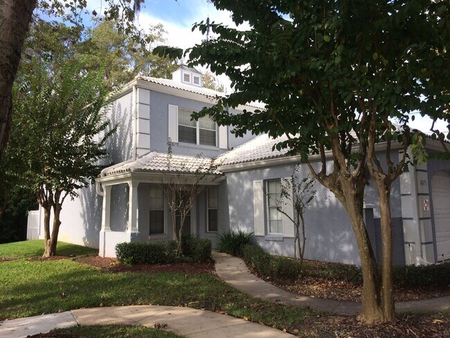 Building Photo - COMING AVAILALBE SOON! Beautiful 2/2 Townh...