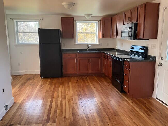 Foto del edificio - 450 Riverside Dr