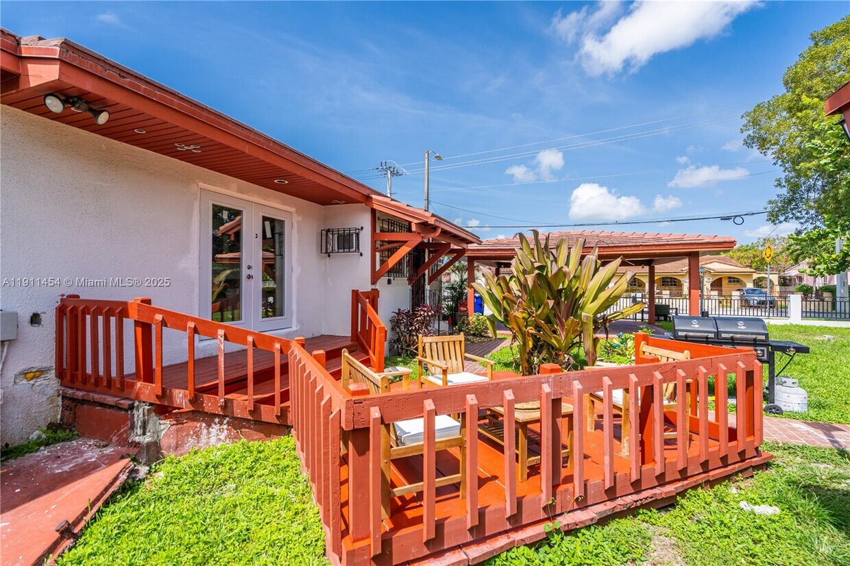 Foto principal - 1841 SW 29th Ave