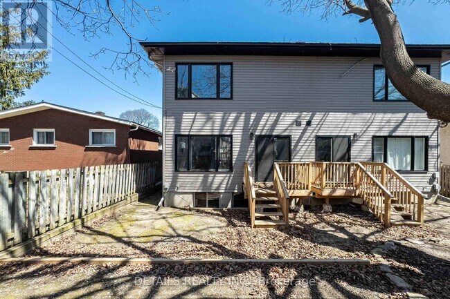 Building Photo - 828 Maplewood Ave