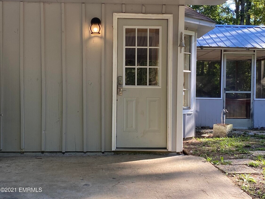 Primary Photo - 4126 Tartt Rd