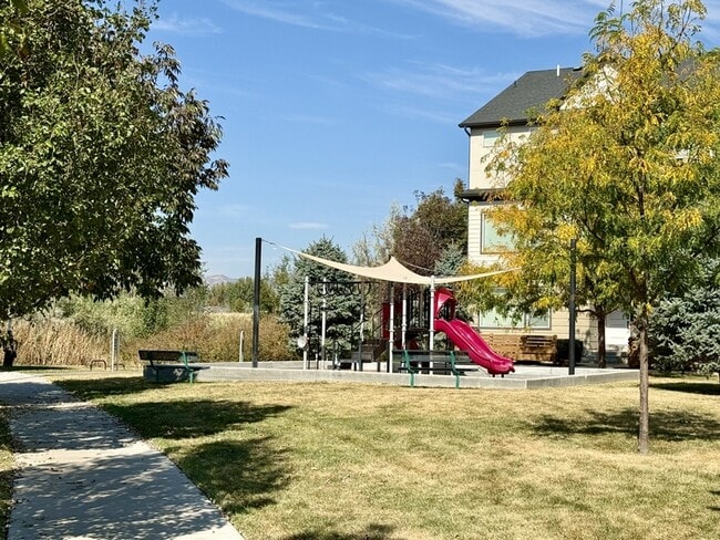 Building Photo - 102 S 1800 W