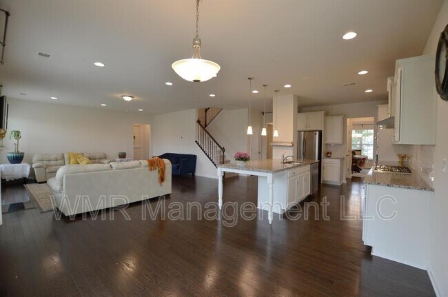Building Photo - 9576 Herringbone Ln