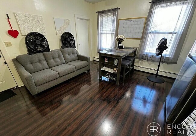 Foto del edificio - 1576 Tremont St