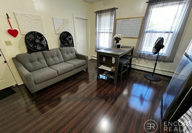 Building Photo - 1576 Tremont St