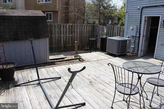 Building Photo - 6827 Heatherway Ct