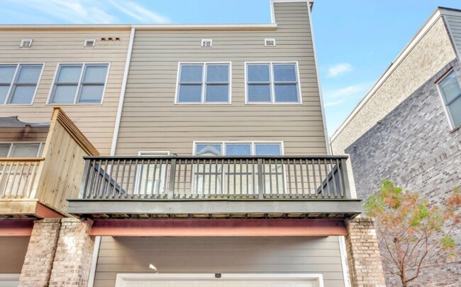 Foto del edificio - Room in Townhome on Liberty Commons Dr NW
