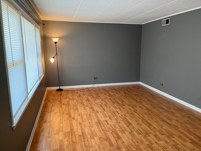 Foto del edificio - 9616 W Higgins Rd
