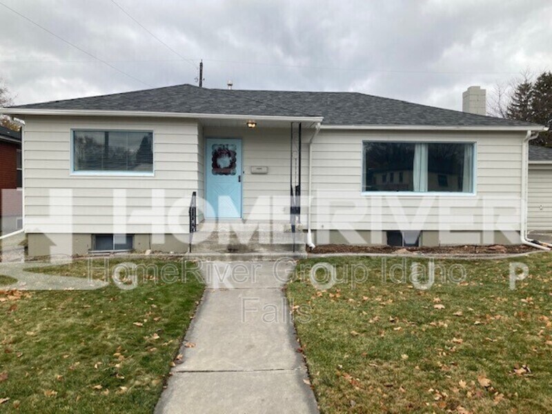 Primary Photo - 1085 Syringa Dr