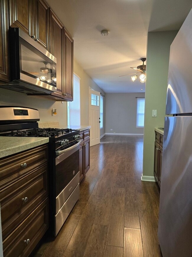 Building Photo - 310 Russet Way