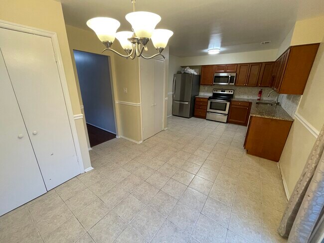 Foto del edificio - 15039 Cherrywood Dr