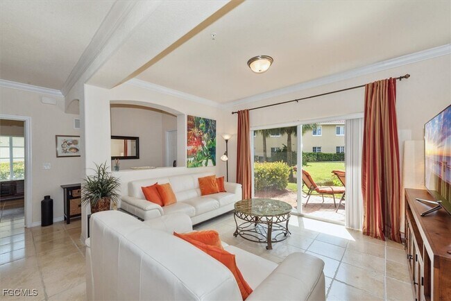 Foto del edificio - 13170 Bella Casa Cir