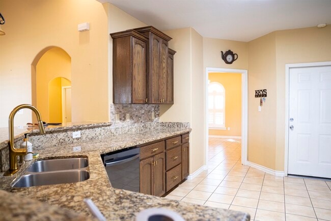 Foto del edificio - 415 Starling Creek Loop