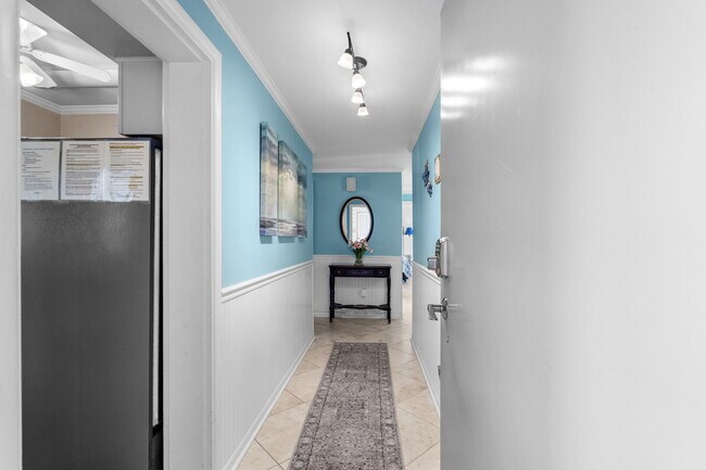 Foto del edificio - 10100 Lakeshore Dr