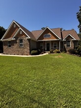 Building Photo - 17 Miller Dr