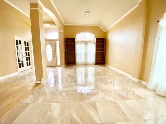 Building Photo - 113 Somerset Dr