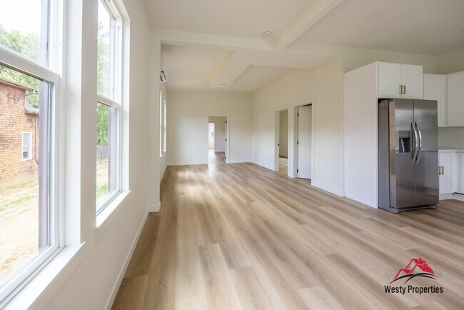 Foto del edificio - 542 NE Brazee St