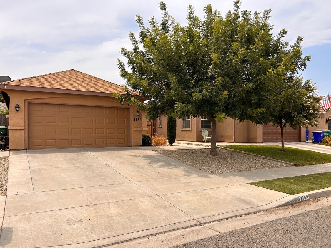 Primary Photo - Great home for rent in Porterville!