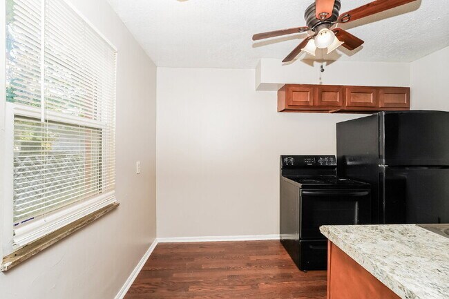 Foto del edificio - 20231 Crystal Ave