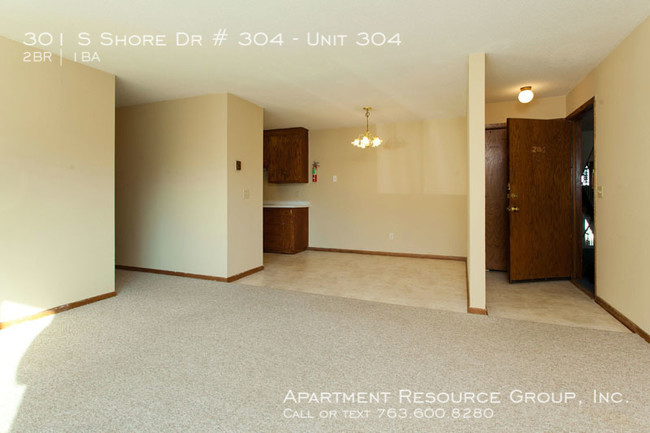 Building Photo - Great 2 Bed/1 Bath Apt In Winsted!
